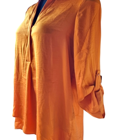 ๐3/$40 Sale!Mix & Match๐ Renuar Iridescent Orange High Low Flowy Blouse - Picture 3 of 9